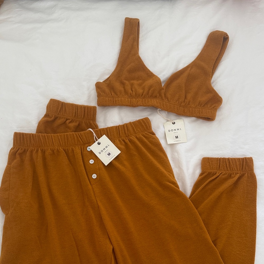 DONNI. Set